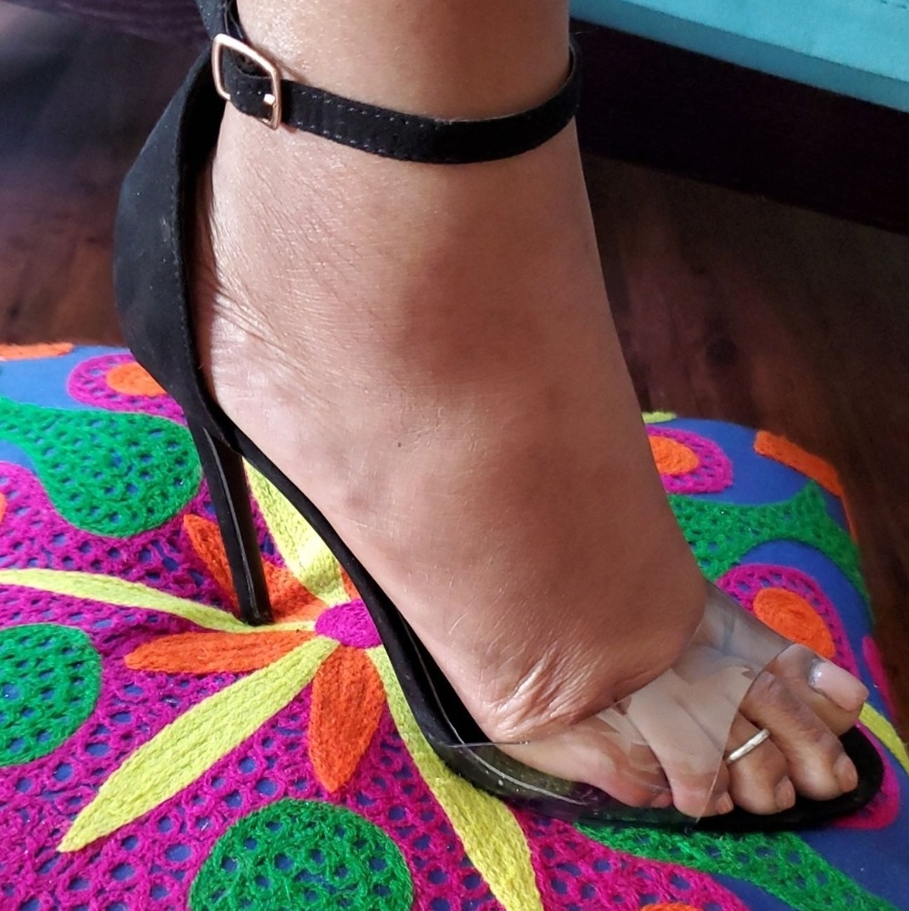 Heels - Picture 3 of 4
